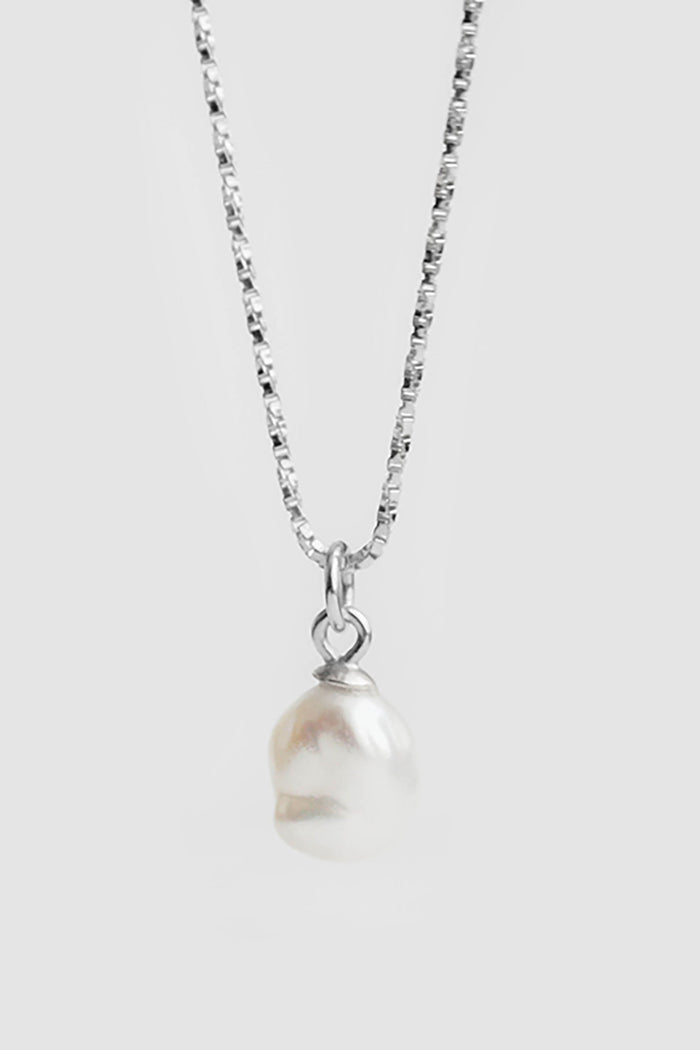 Shop mini baroque necklace sterling silver by Neinties on thegreenlabels.com