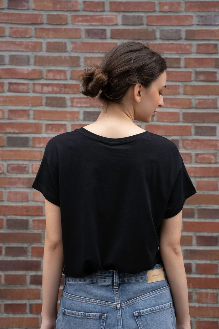 nelaa llama t-shirt black by Armedangels on thegreenlabels